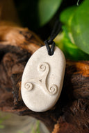 Pendant Celtic triquetra, stone