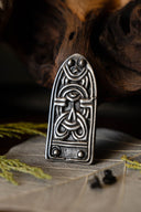 Extrémité de ceinture anglo-scandinave, argentée