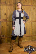 Cross knight tabard, woman - grey/black