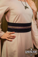 Jeanne stofbælte – sort/lyserøde roser