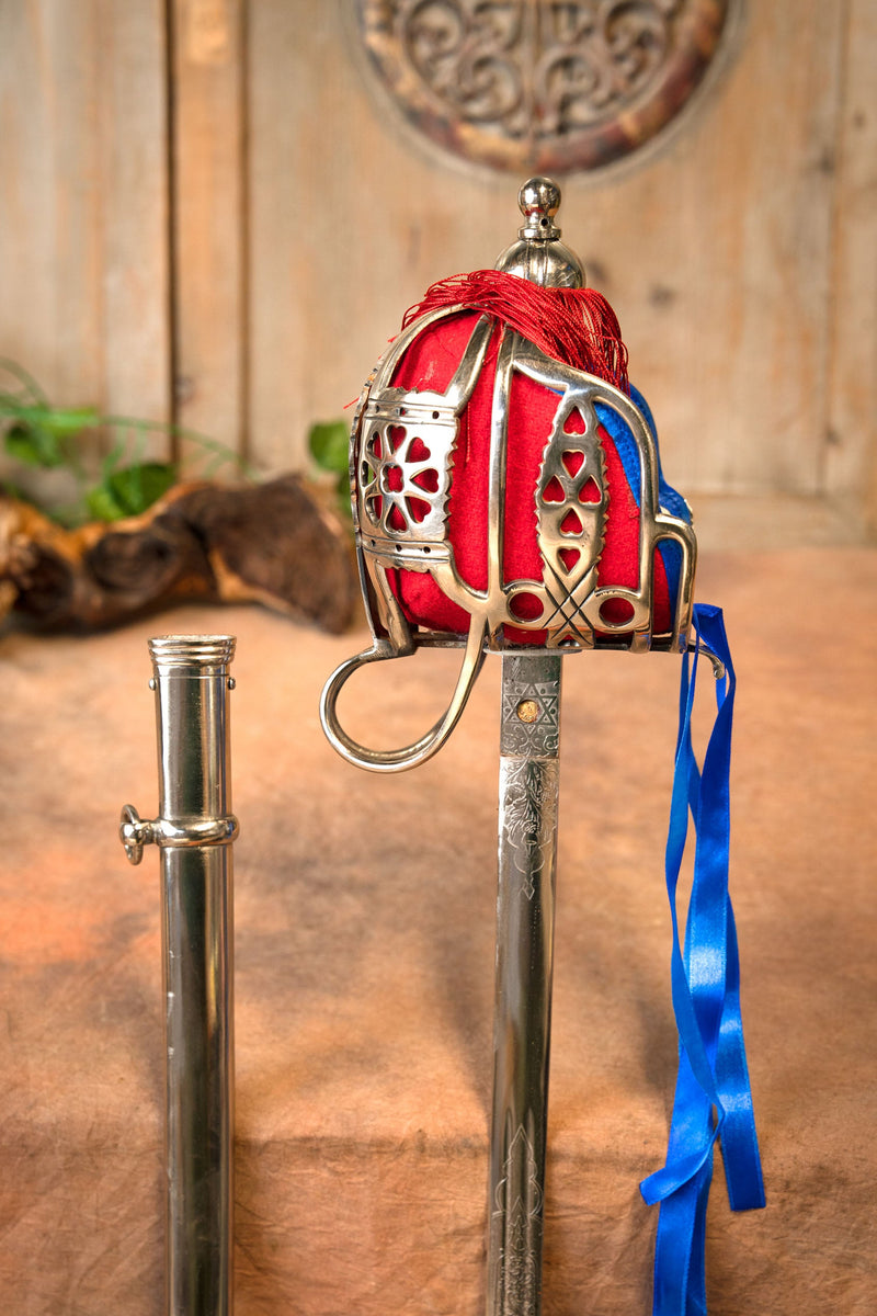 Basked hilted broadsword