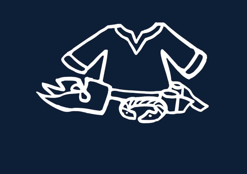 Een tekening van een tuniek, een paar schoenen, sieraden en een tasje.