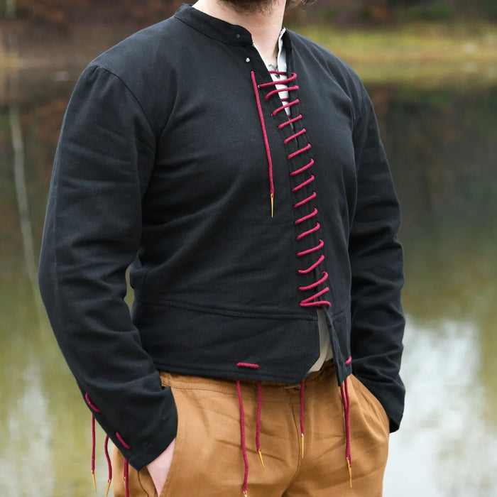 Middeleeuwse doublet met aglets