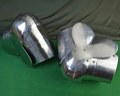 Medieval leg armor: poleyns, cuisses, sabaton