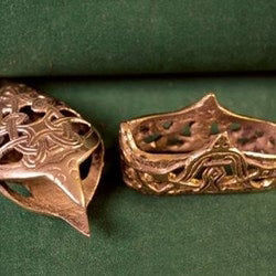 Make your own historical sword scabbard