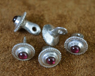 buttons-with-red-decoration-set-of-5-pieces