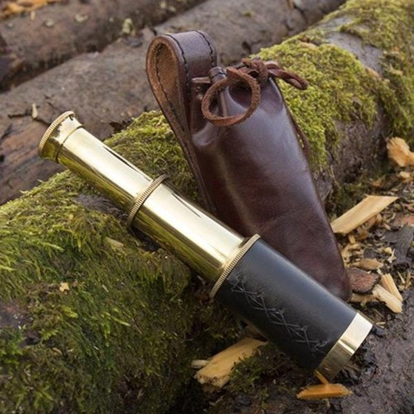telescope-with-leather-pouch