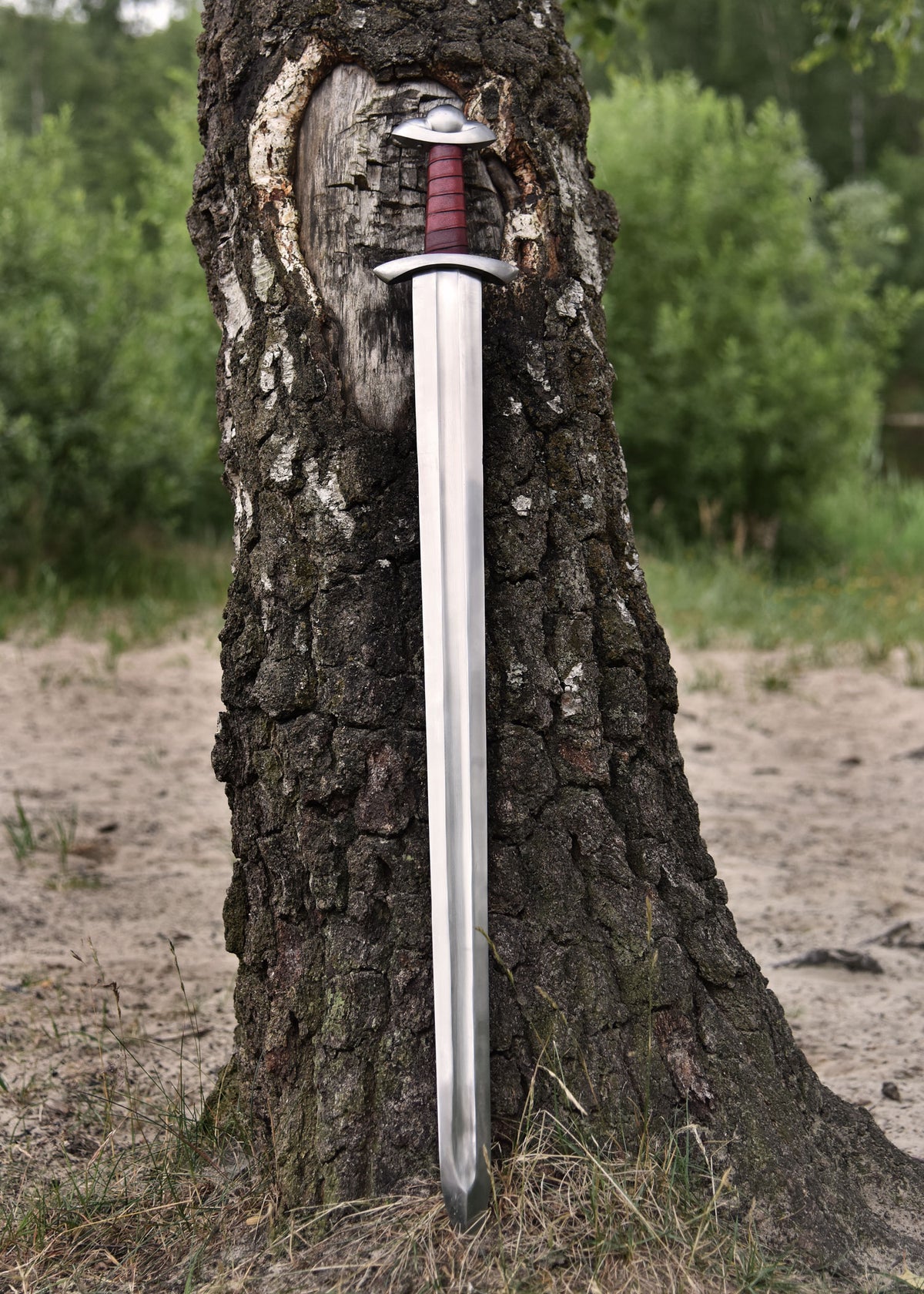 Deepeeka Brits Vikingzwaard met schede, Petersen type L, 10e eeuw, semi-scherp