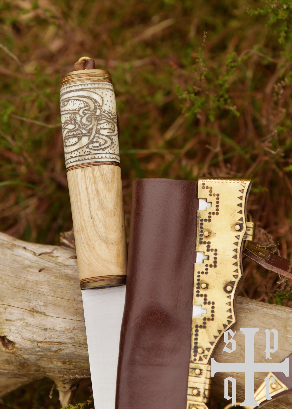 Viking sax met knoopwerk, met schede, semi-scherp