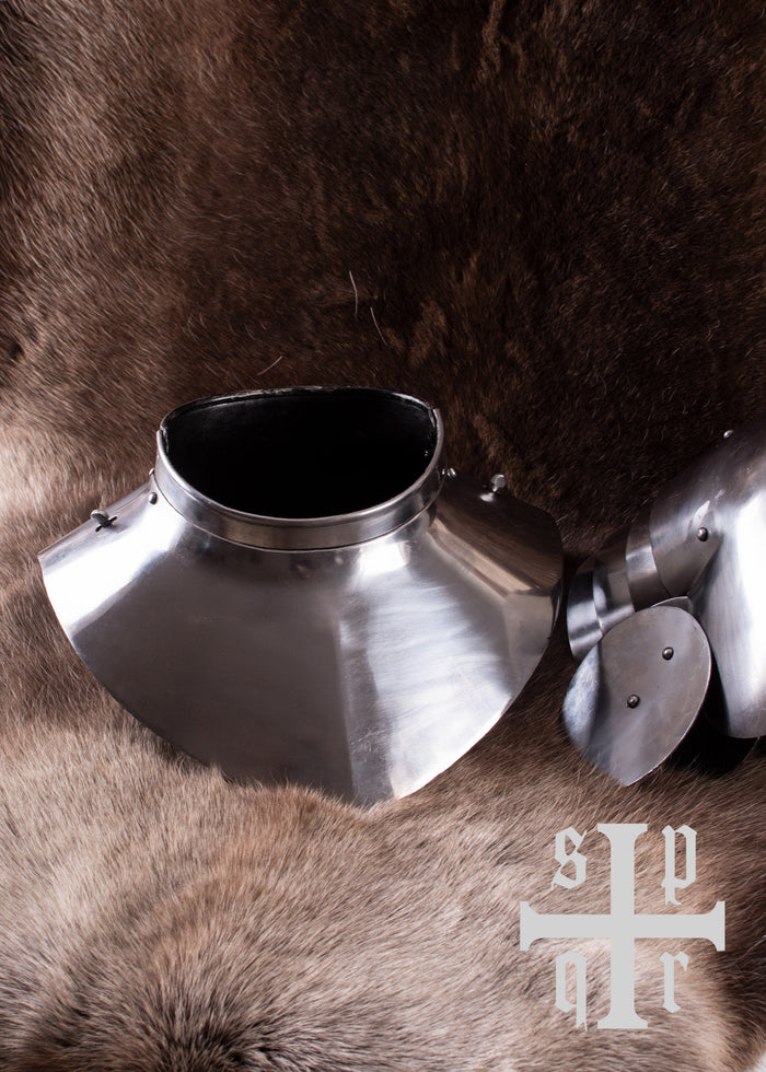 Middeleeuwse gorget met pauldrons, 14e eeuw, 1.6 mm