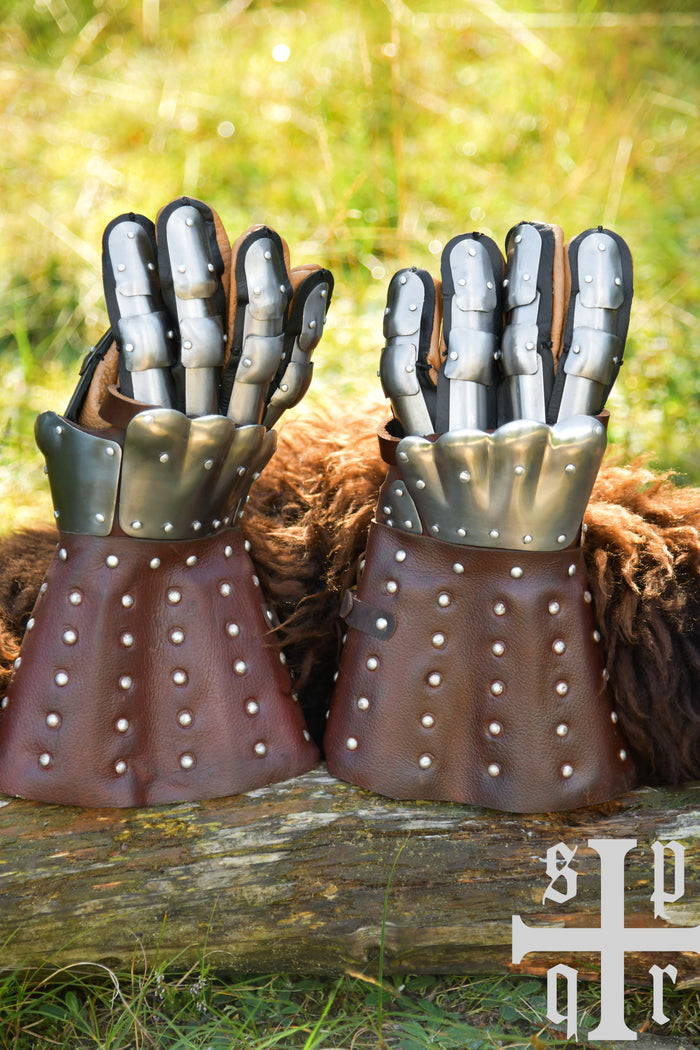 Armored gloves Visby brown front