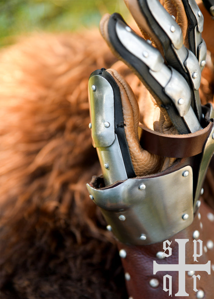 Armored gloves Visby pair worn