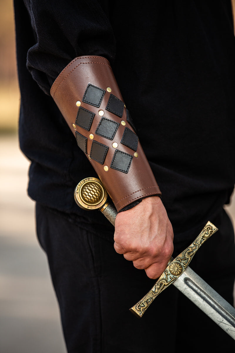 Pius leather bracers, underarm guards, brown