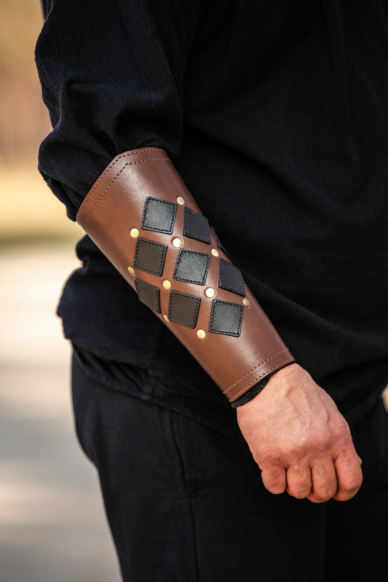 Pius läderbracers, underarmsskydd, bruna