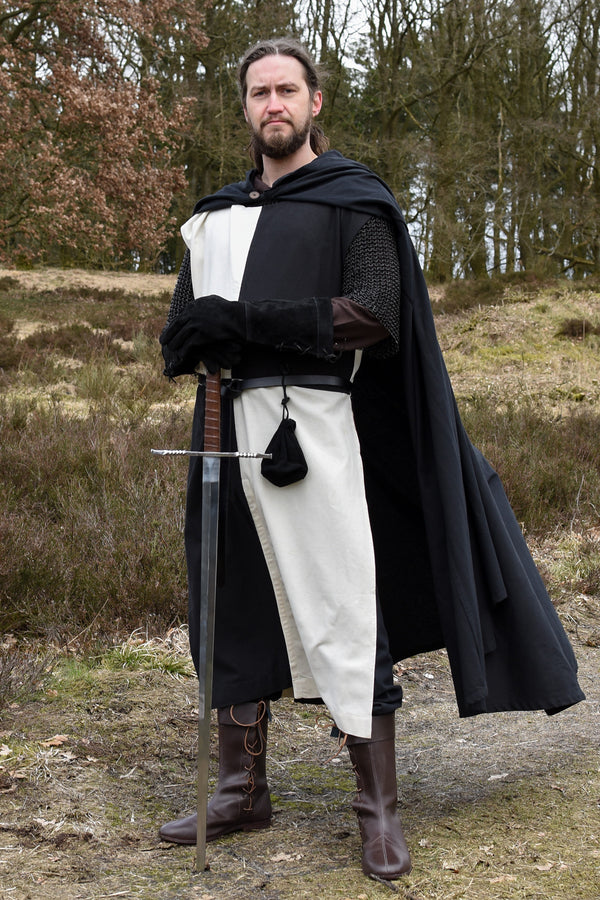 Medieval overgarments, gambesons, and surcoats