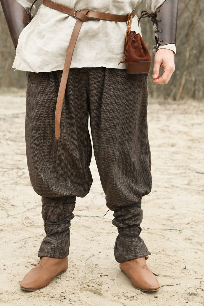 Vikingbroek Tjore, visgraatmotief, wolmix, bruin
