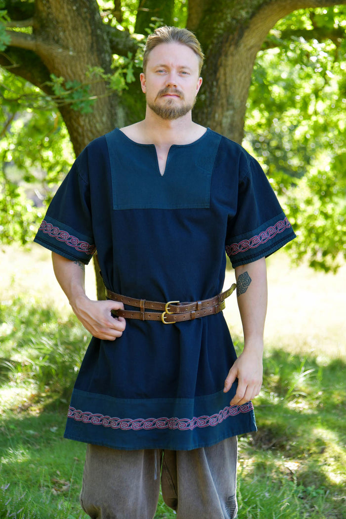 Tuniek Egil met borduurwerk, blauw