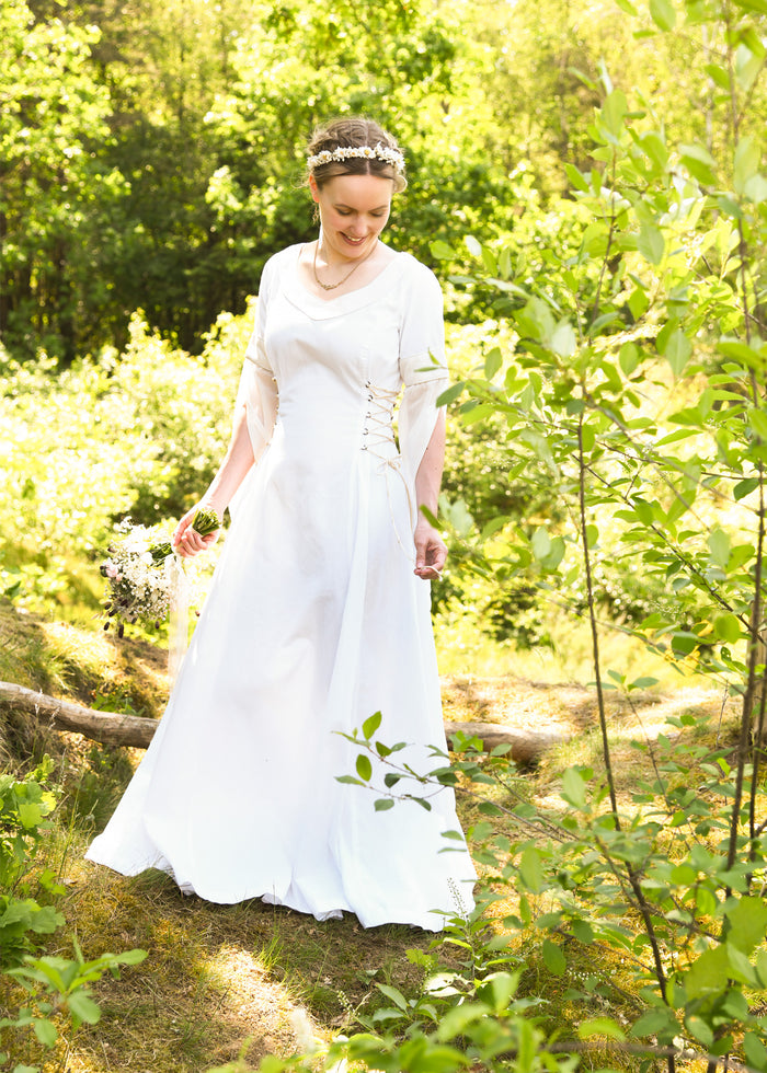 Medieval wedding dress, white-cream
