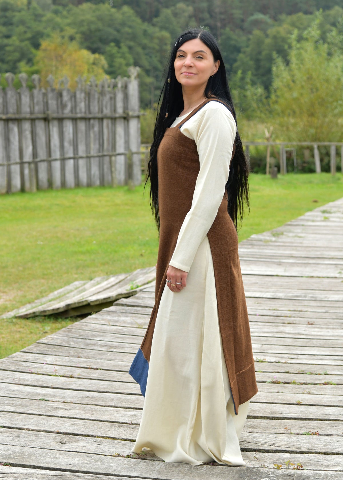 Viking hangerok Annik, wool, brown