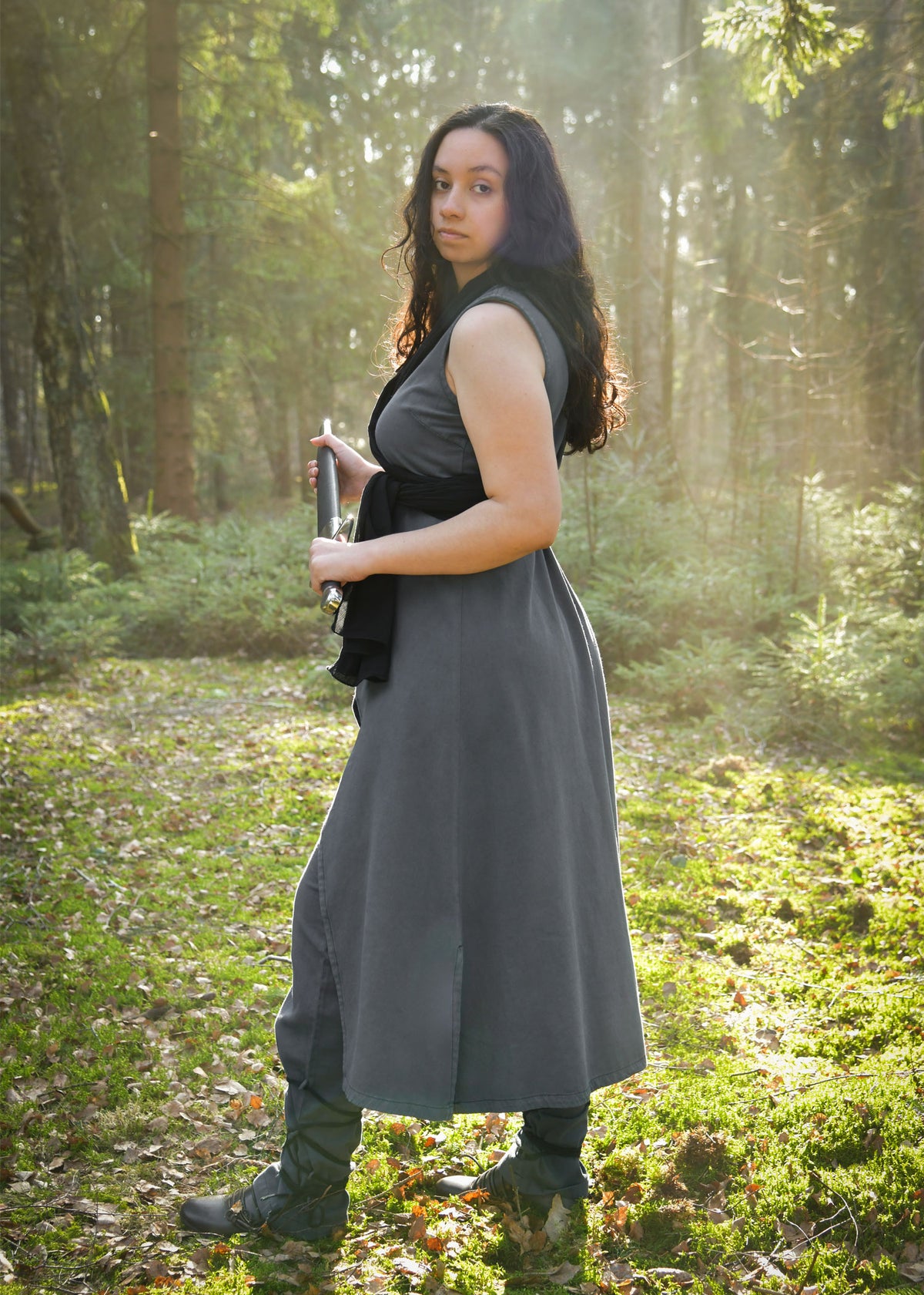 Mouwloze jurk Ilora met sjaal/riem, grijs
