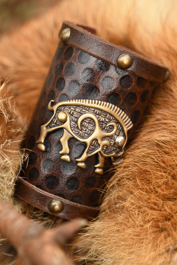 Bracelet Celtic boar Knocknagael per piece, leather