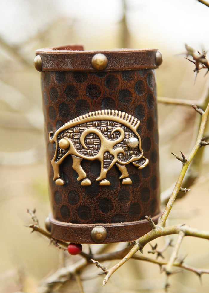 Bracelet Celtic boar Knocknagael per piece, leather