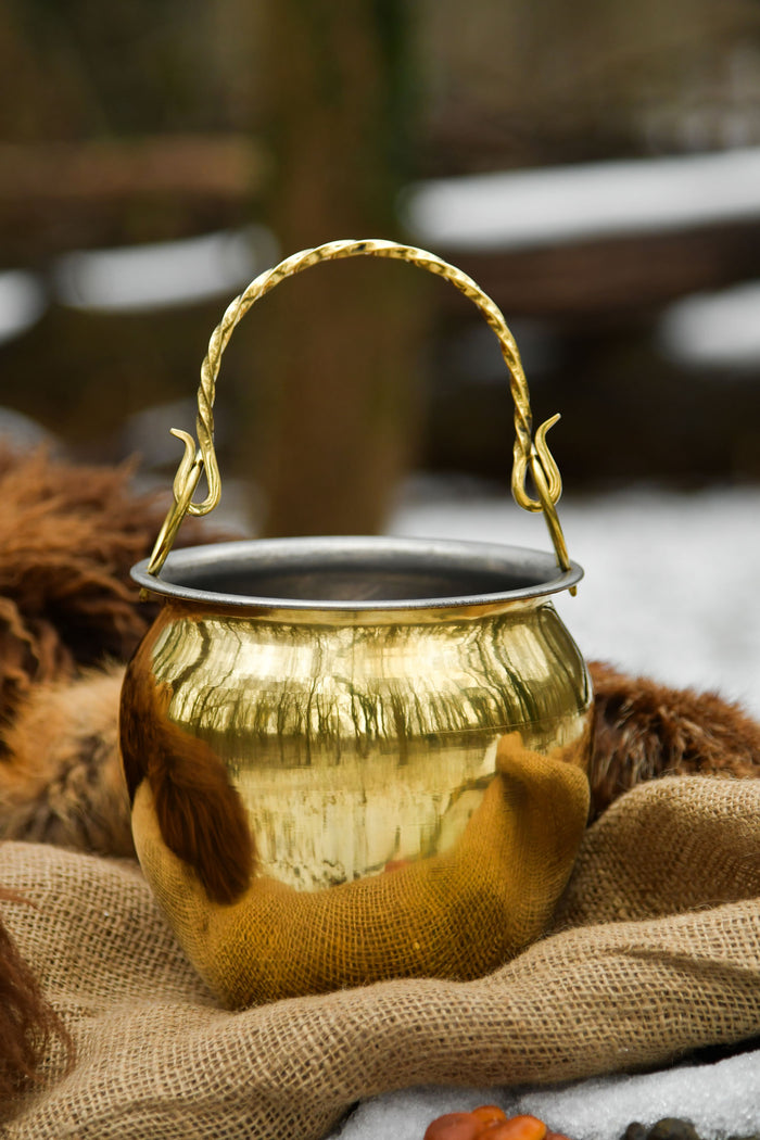 Situla, Romeinse pot, vertind messing