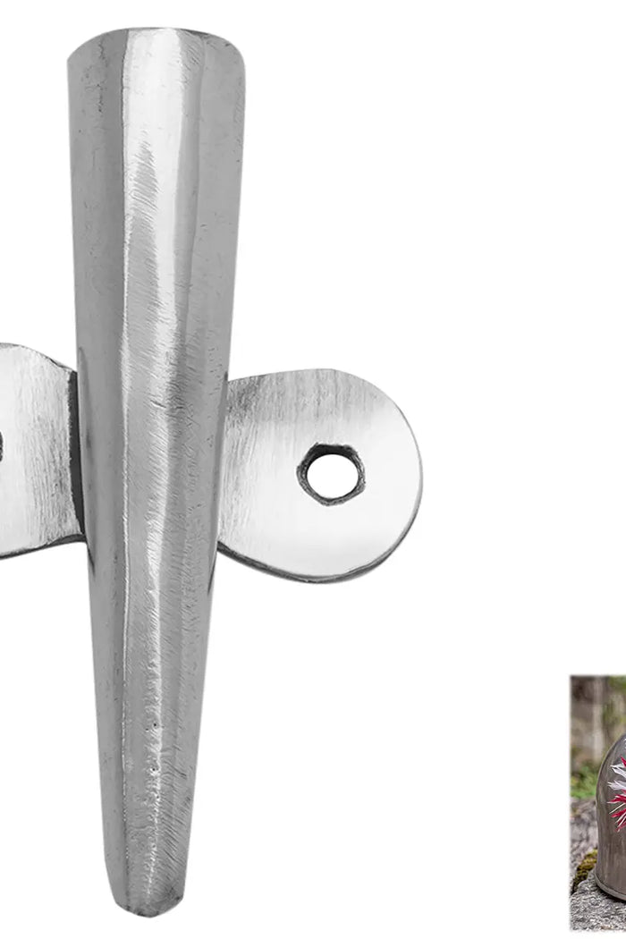 Plume holder for helmets