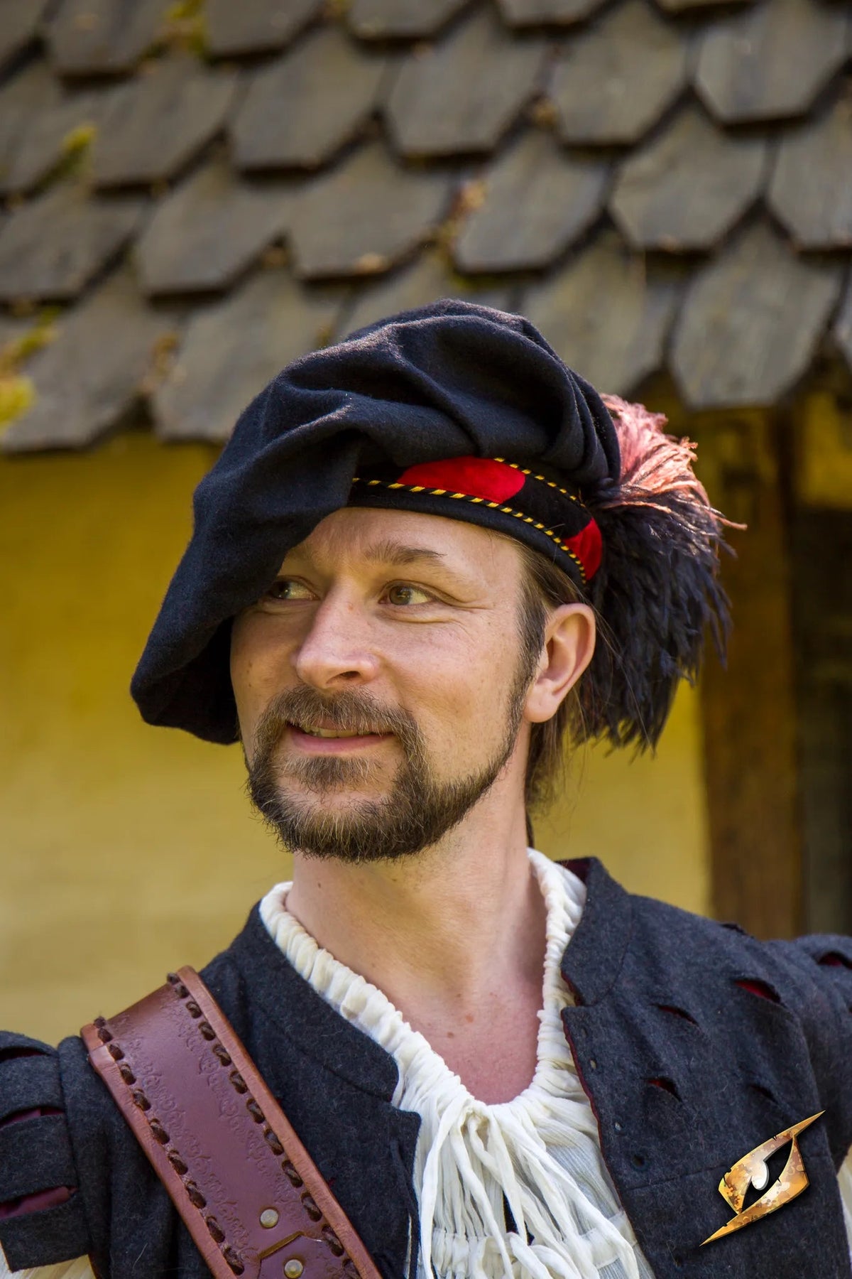 Renaissance beret, wool blend, red-green-black