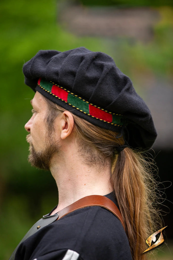Renaissance baret, wolmix, rood-groen-zwart