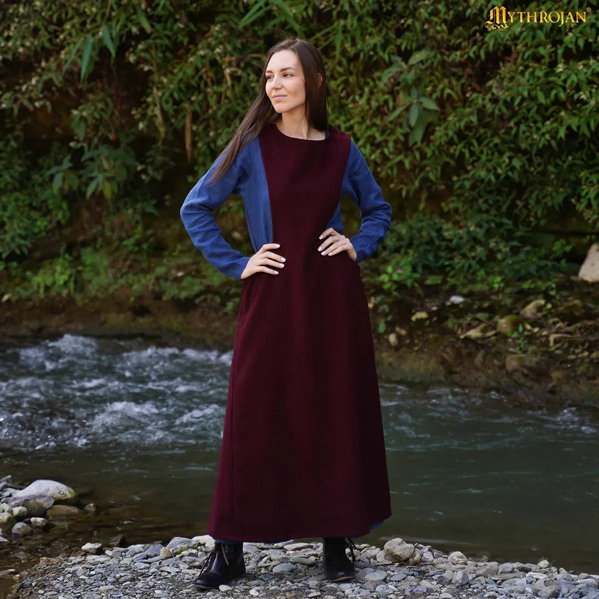 Surcotte Martha, wool, red