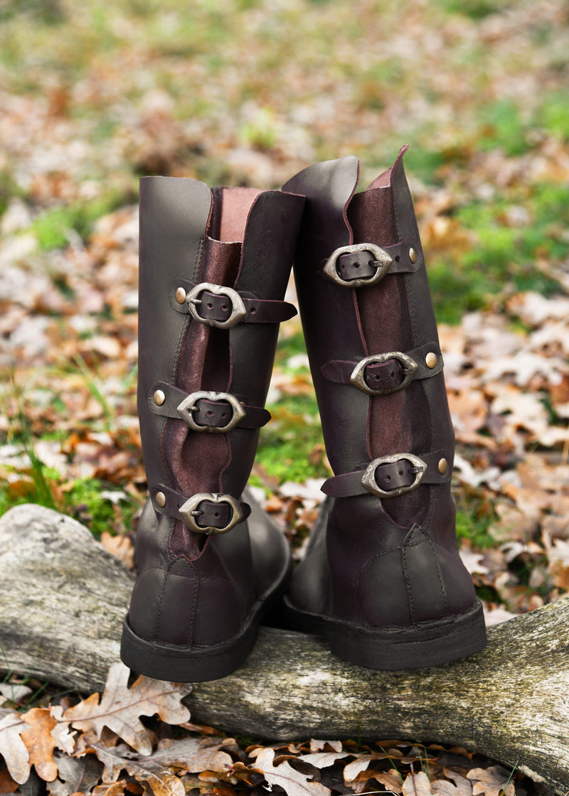 Poulaines medievales, marrón