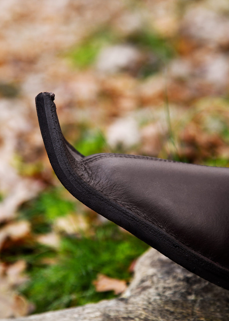 Poulaines medievales, marrón