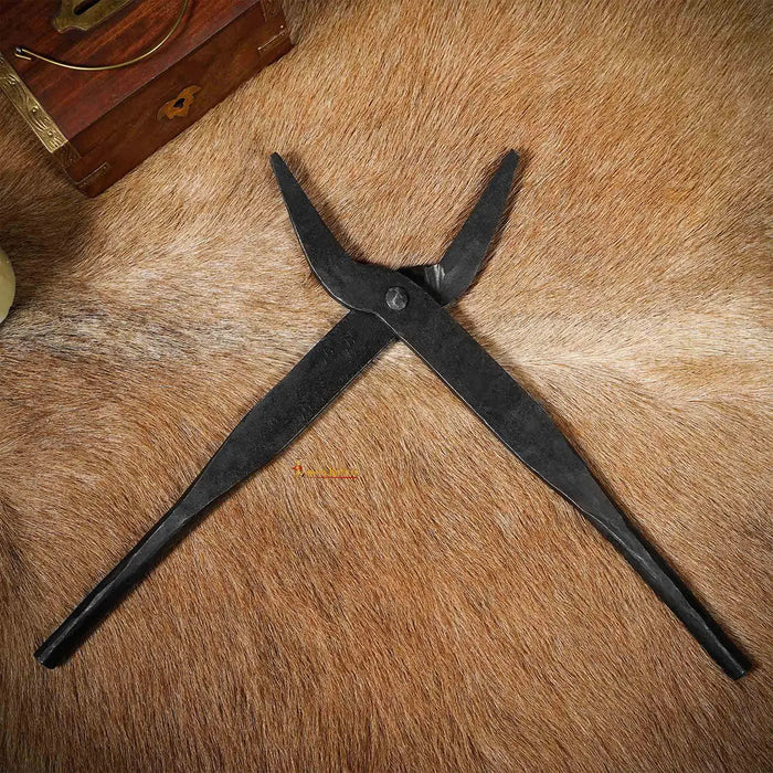 Hand-forged pliers, 33 cm