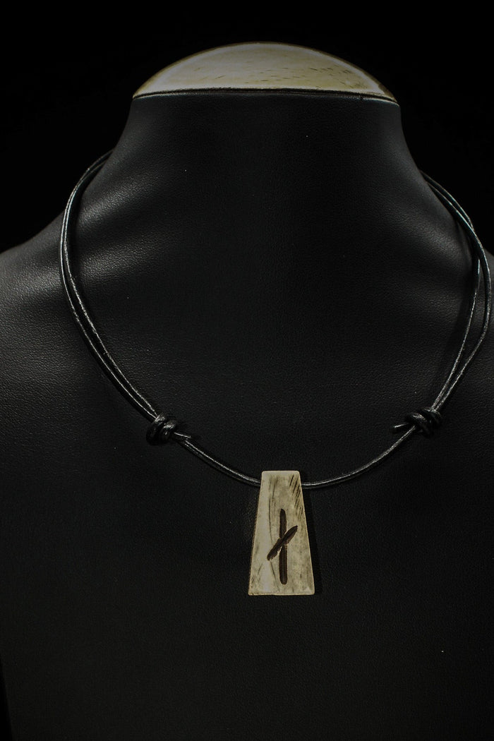 Bone rune pendant A, Anzuz