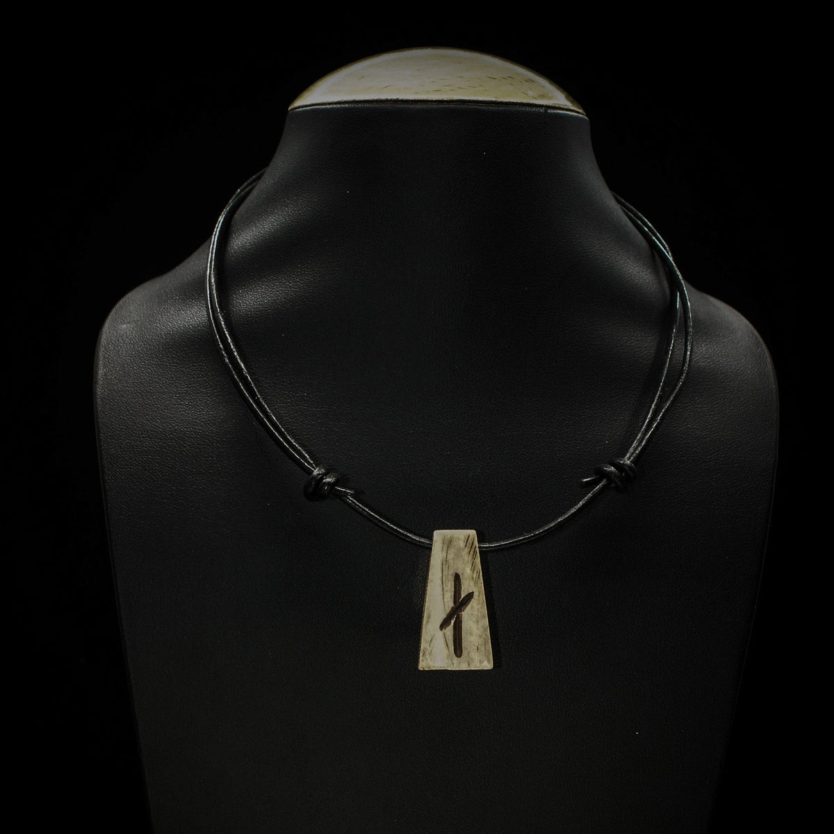 Bone rune pendant A, Anzuz