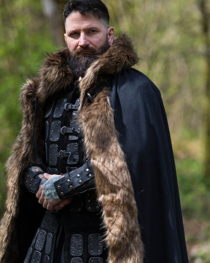 Cloak Aaron with fur trim, black