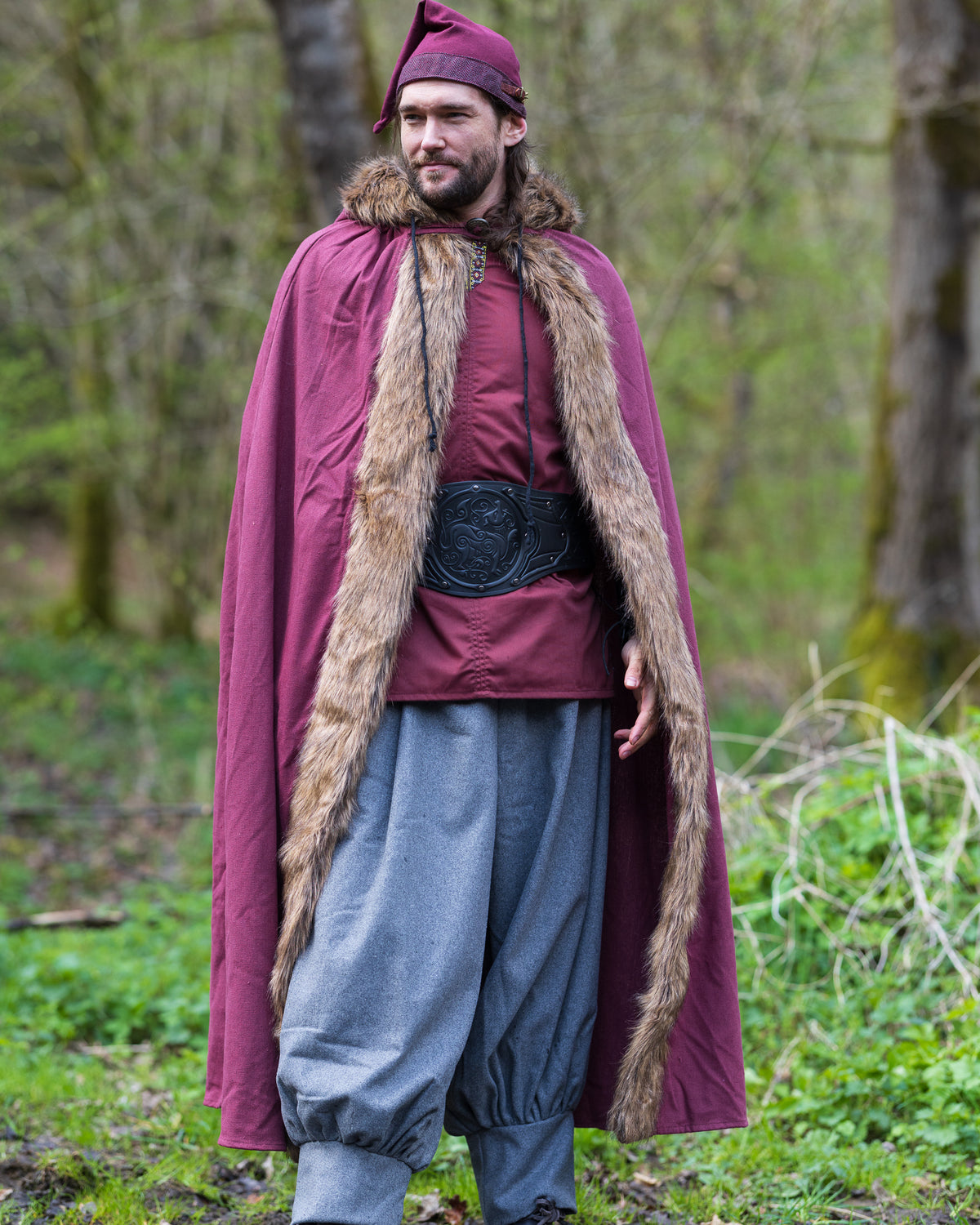 Cloak Aaron with fur trim, bordeaux red