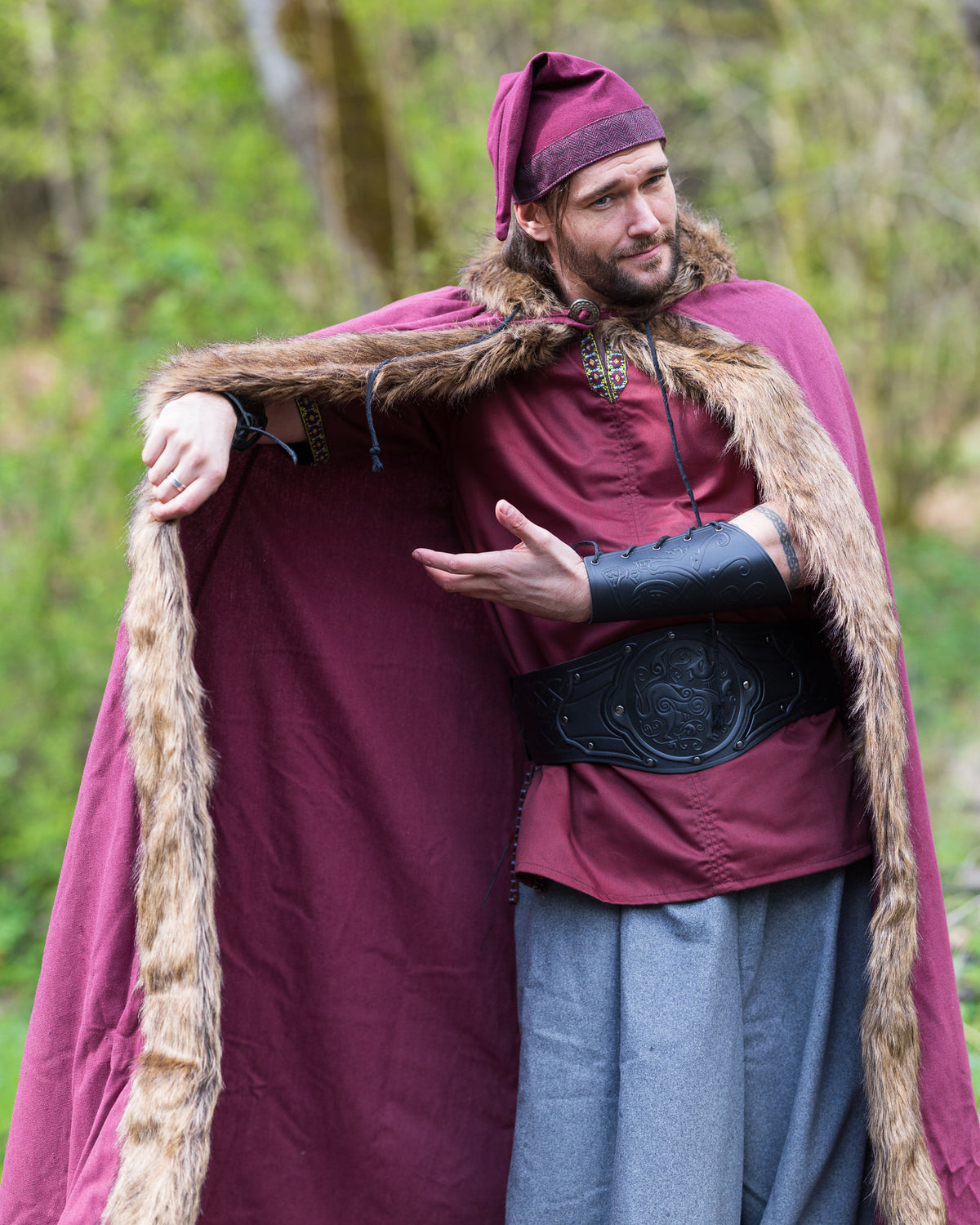 Cloak Aaron with fur trim, bordeaux red