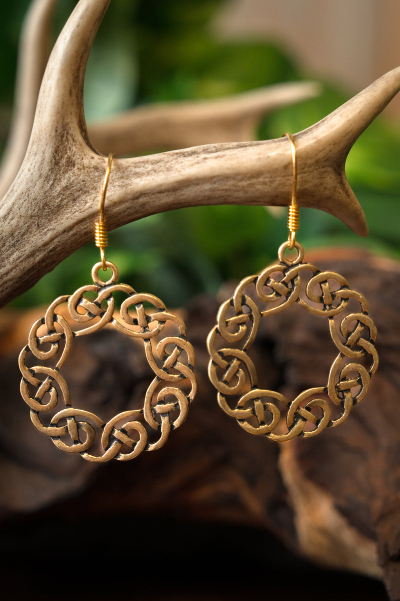 Orecchini con corona celtica, bronzo