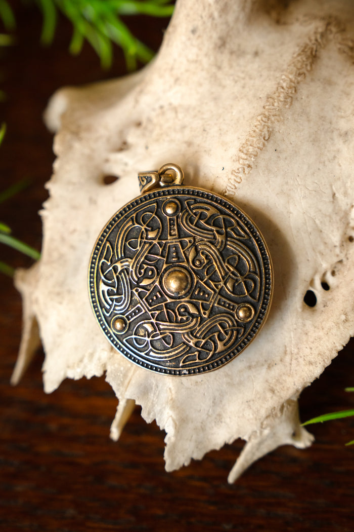 Viking shield amulet Gotland, bronze