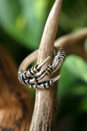 Wikinger Ring mit Rabenkralle, versilberte Bronze