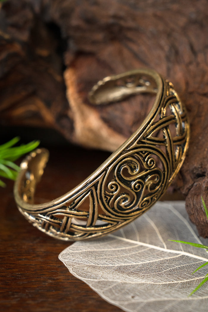 Celtic bracelet with trisquelion, bronze