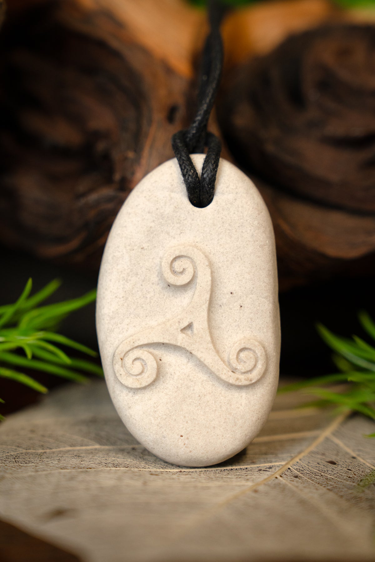 Pendant Celtic triquetra, stone