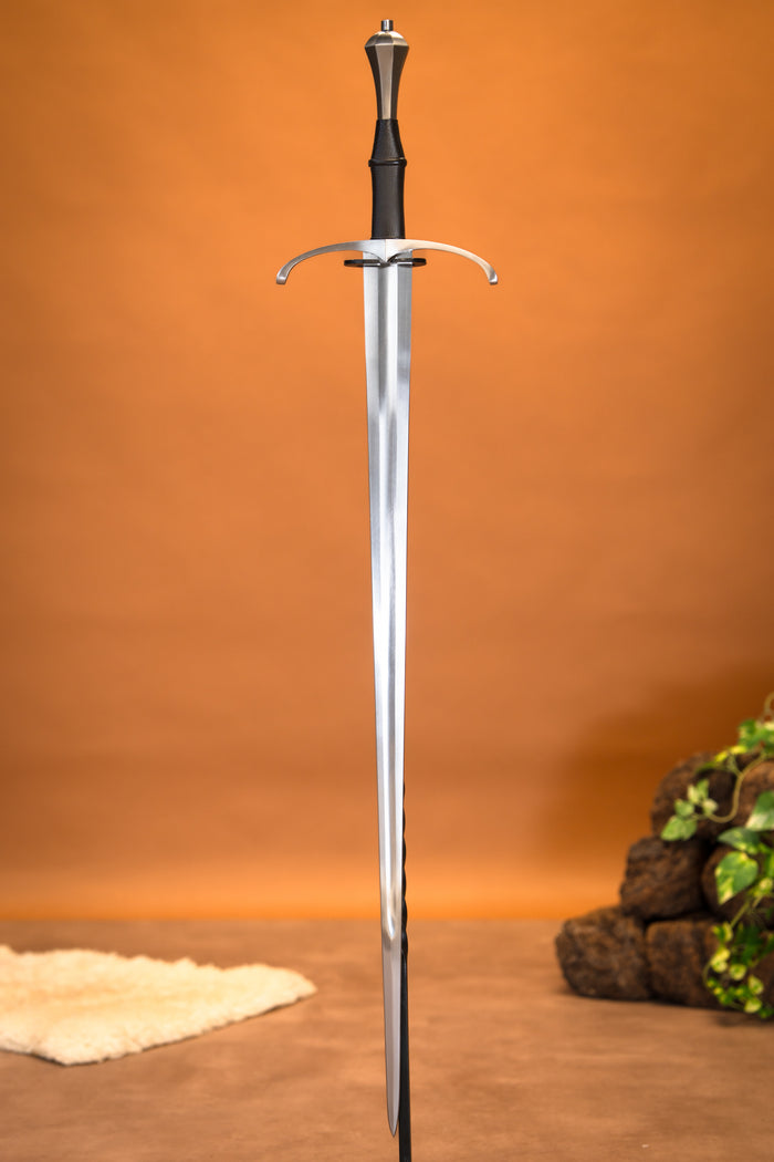 Towton bastard sword, semi-sharp