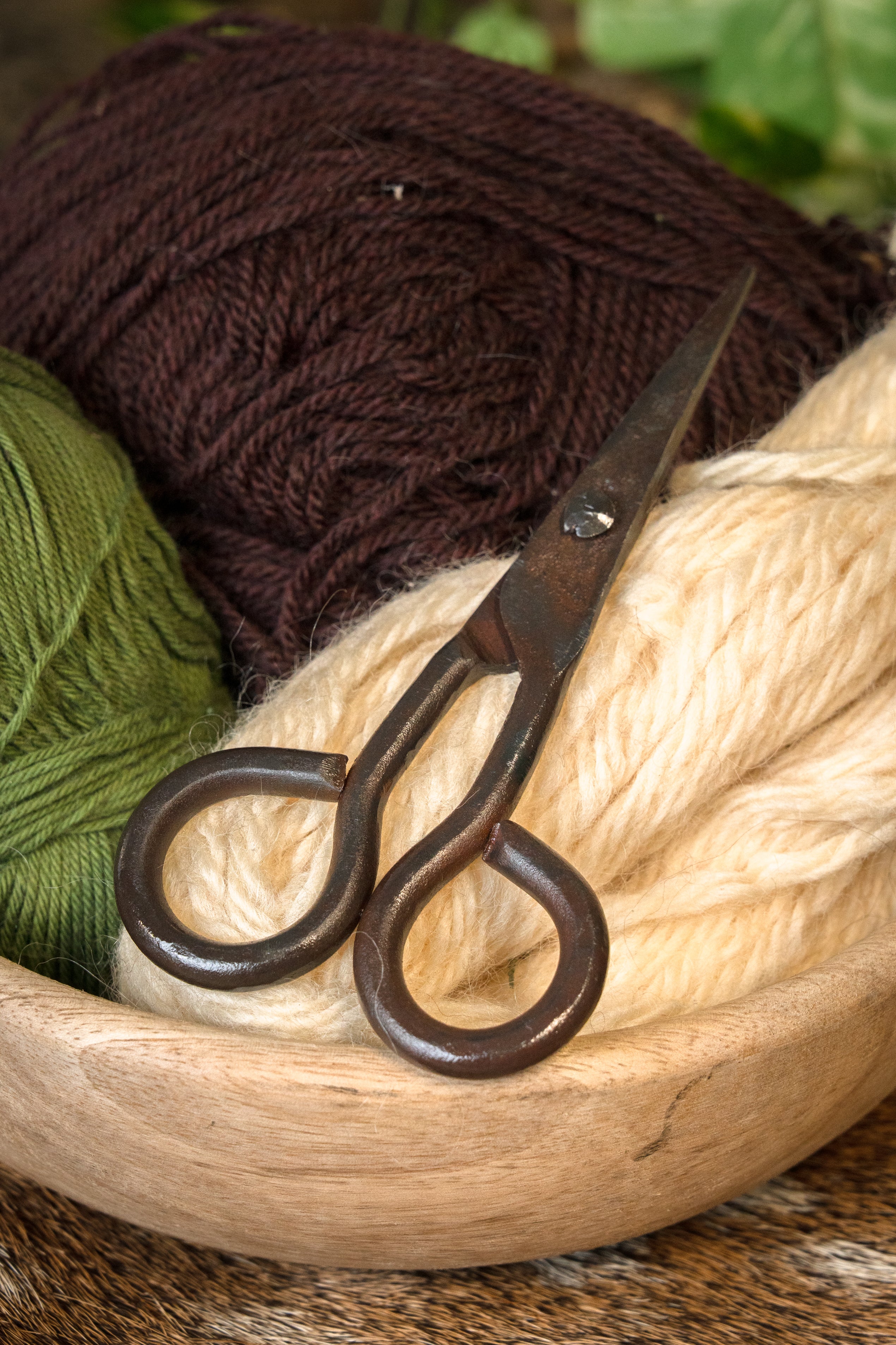 Historical sewing equipment for reenactment and living history