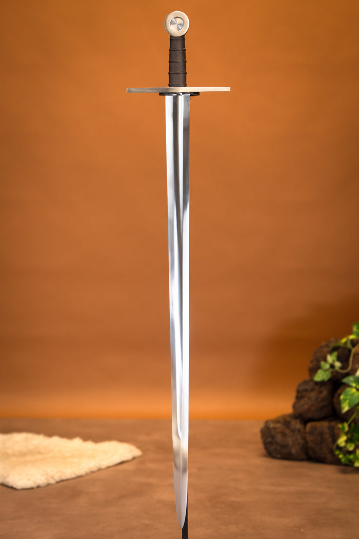 Templar sword Oakeshott XIII, semi-sharp