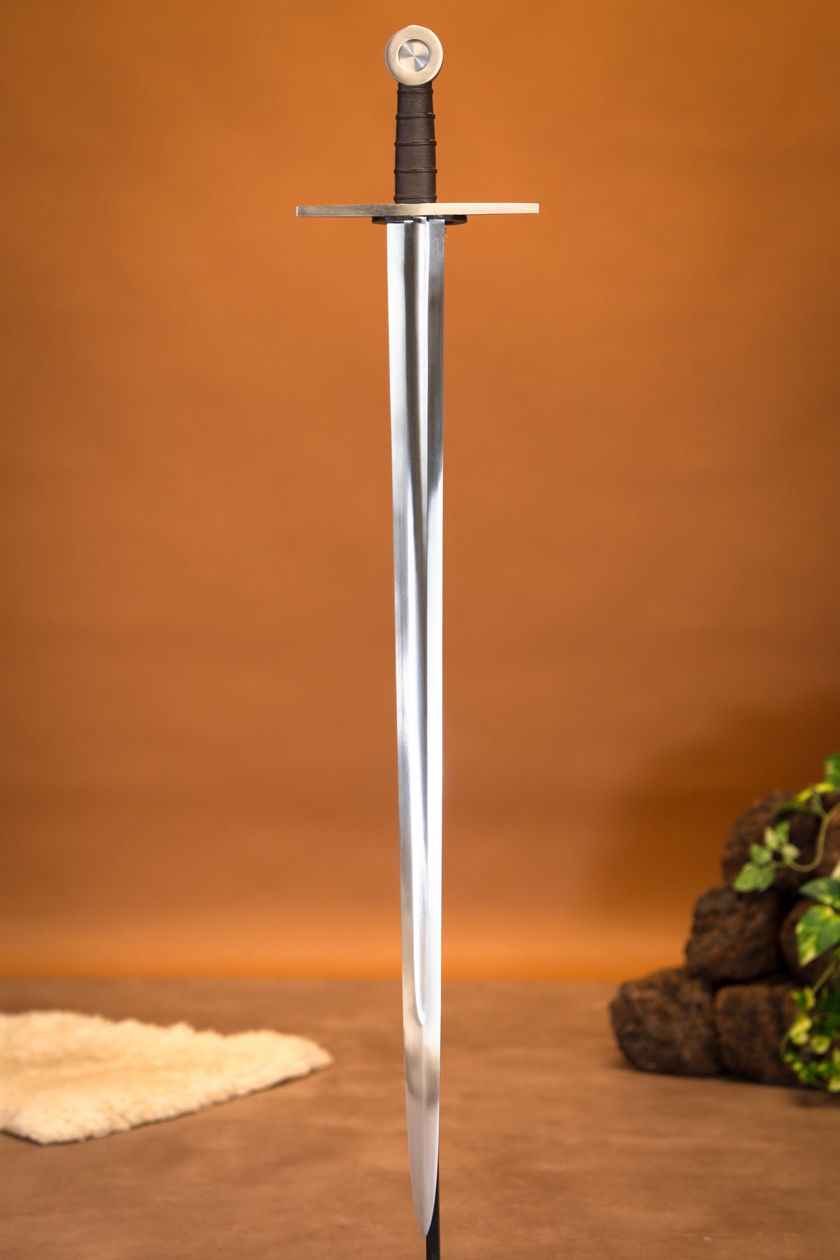 Templar sword Oakeshott XIII, semi-sharp