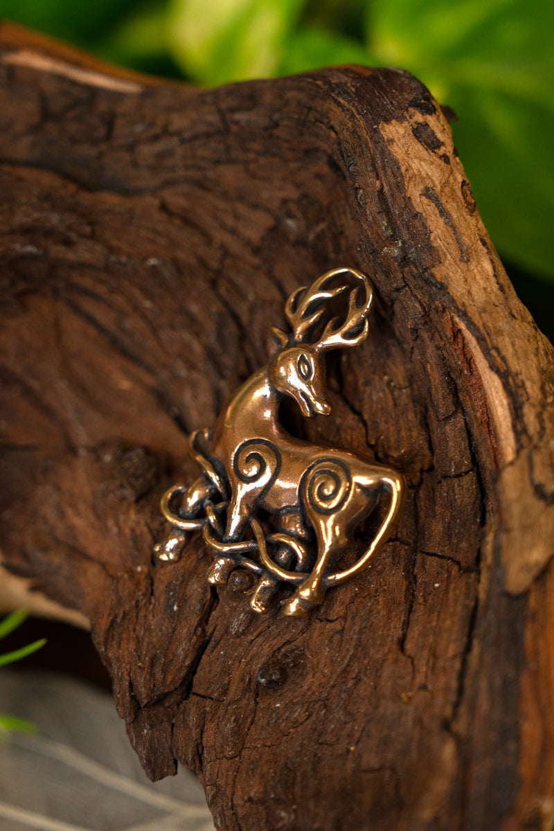 Pendentif cerf celtique, bronze