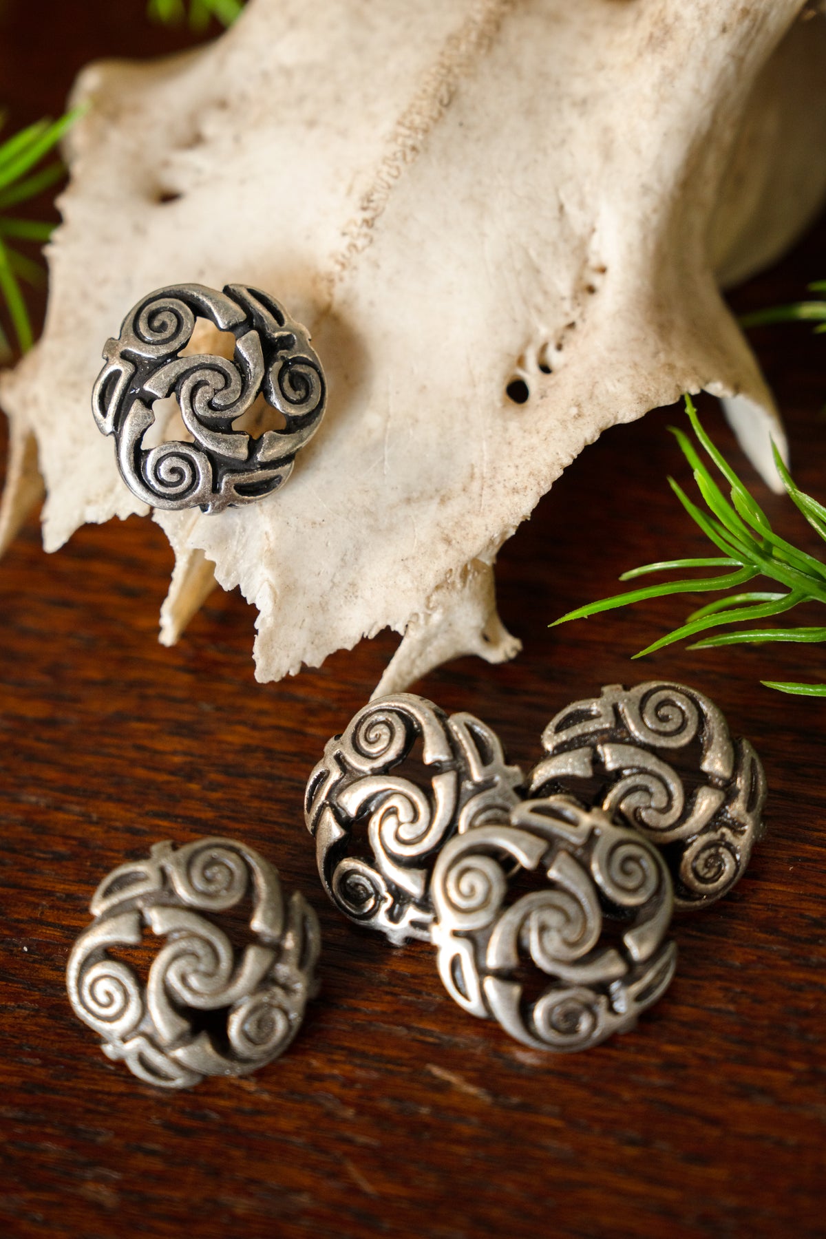 Celtic spiral buttons, set of 5 pieces, silvered